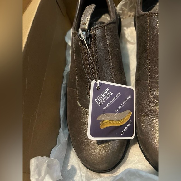 Clark’s Size 7.5 Shoes - Picture 13 of 13